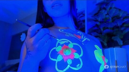 Art neón🎨❤️‍🔥 de kimhilton_  2 Imagens