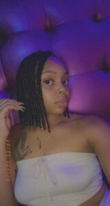 PrettyGirlMercedes Public Pic 8