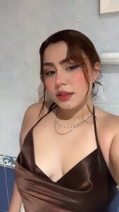 AdelaTaylor_ Public Pic