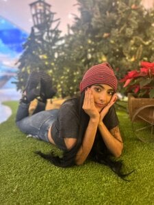 Cora_222 Christmas 2025 🎄 Pic 7