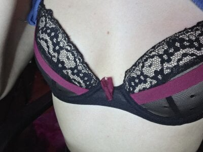 KarinRobertsonYour Weak Spot Bild 2