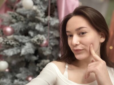 LilyLanes 🎄🤍 Pic 2