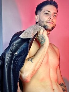 Supreme_Alpha: Public ( 9 фото)