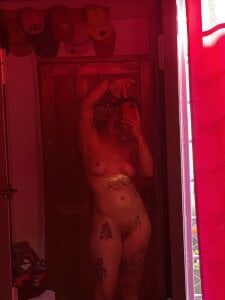 demimoore222 🛀💦 Poză 2