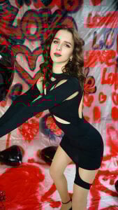 AliceAtkins: Happy Valentine's Day🩷🩷🩷 ( 4 фото)