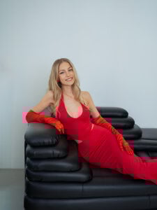 GabriellaOlsen red passion Pic 2