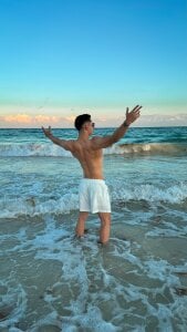 MAXTHOMSONSea, sunset, and temptation 😈图片 2