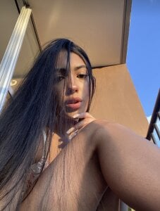 Angelss_7777 Taking 🌞 Pic 2