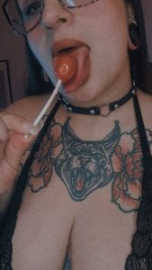 Violett_Sinclair TONGUE 🥵 Pic 2