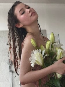 LoraLynn Public slika 3