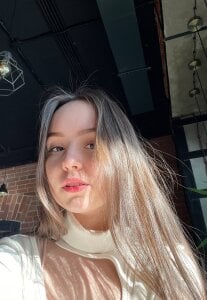 LisaSmiths Perfect eyes Pic 7