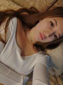 Lolly_Po Public Pic 3