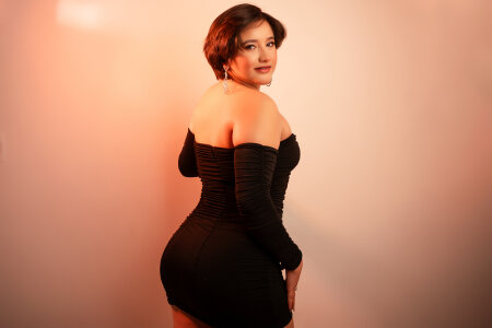 CarolineBlake_ Public Pic 4