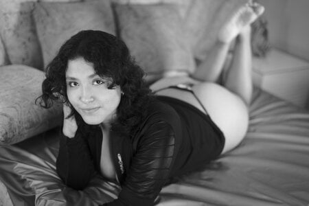 lia_savage Public Pic 2