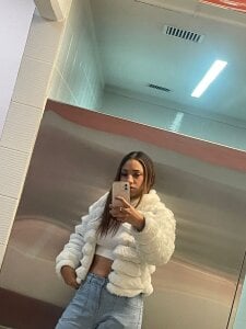 My hobbies🤳 de AlejandraBrewer  Imagens