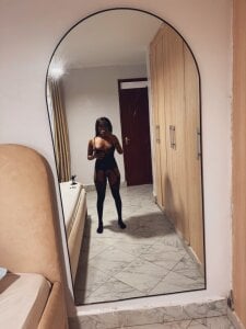 Lil-shawrie Public Pic 7