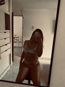 A day at my house 🤍 de millie_hatson1  4 Imagens