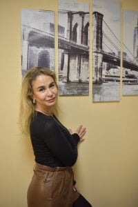 TiffanyThoughts Just me on my kitchen зображення 2