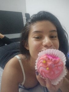 tara20_ Public Pic