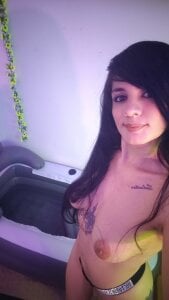 elissa_iris Quiet night Pic