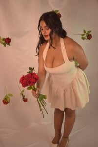 Abby_Raschell Happy Valentine's Day! 💘 Today I celebrate that they are with me.  2. fénykép