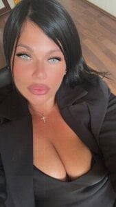 TiffanyDoyle Public Pic 3