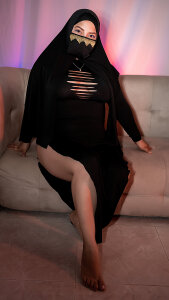 Zahrah_Boobs Public slika 9