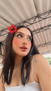 emma_hiltonn_ Public Pic 4