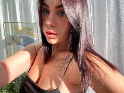 Mirabella_Shake Public Pic 2