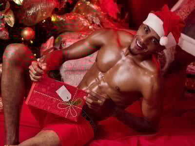 AaronCruz_ I want to see what Santa brings you Pic 8