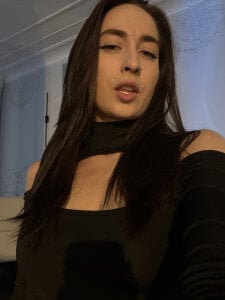 Holly_Play Public Pic 6