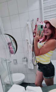 YoungLoreena Public Poză 5