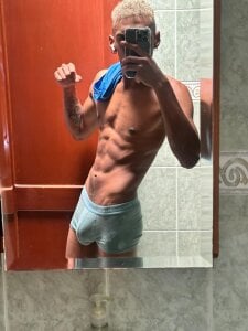 JulienSaint Selfie! Pic 3