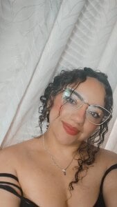 emiily_curly Emi Foto 3