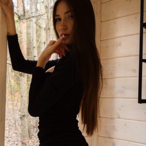 Emyllis Public Pic 7