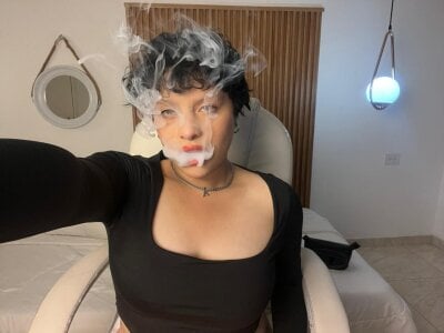 Alaska_deluxe Kitty queen Pic 2