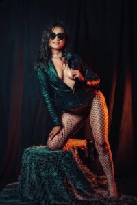 Alice-Lamore “Déjame sentirte cerca de mí… como una caricia suave que ilumina mi piel y me dibuja una sonrisa✨✨✨ Εικόνα 2