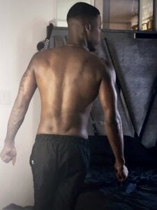 Hi guys💪🏾 de Lil_Curved  Imagens