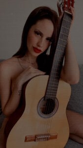 LolaSB Posando 🎸 Bilde 2