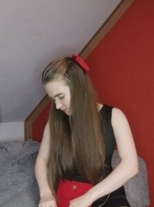 Ava_kiss054 Public Pic 3