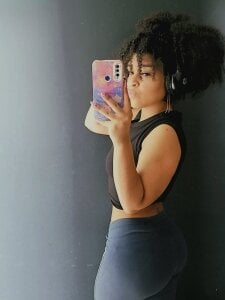 Serena_Fey Serena exercising after doing cardio with you ♥ Pic