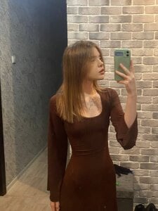 CarolinePepper Just in case you want to see how i look like :) Pic 6