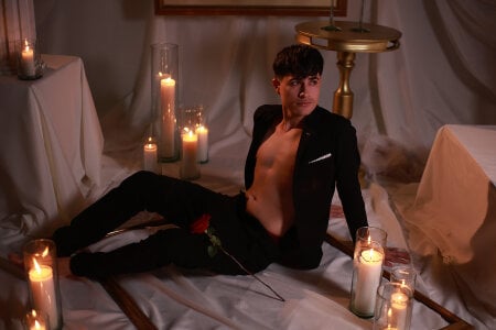 bro_friends I'm not cupid, but I have the arrow 🥵❤ Pic 3