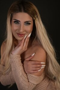 AuroraSins Seen, Not Staged  3টি ছবি