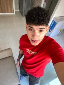 RED od justin_payn14  2 snímek