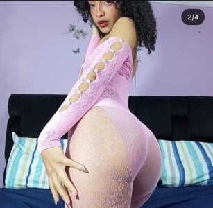 KendallWiings Hot think come in a big bottle Pic