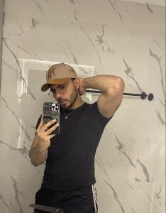 adamhairy your sexy hot latin boy зображення