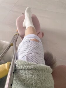 Kaixin520 我的腿半月板损坏了，要修养一段时间，所以​一直没有上线 Pic