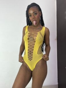 Anaa_Foxx_ Sexy in yellow 💛 Photo