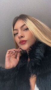 selenne_schmitt Public Pic 5